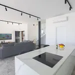 Aqua Aq05 Villa *
