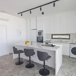 Villa Aqua Aq05