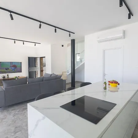 Aqua Aq05 Villa *