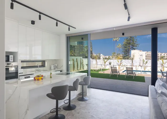 Aqua Aq05 * Protaras